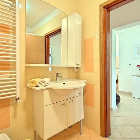 Spacious Holiday Home With Swimming Pool In Labin