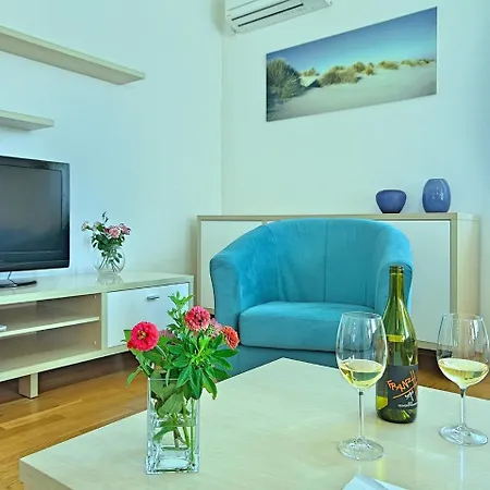 Spacious Holiday Home With Swimming Pool In Labin Labin (Istria)
